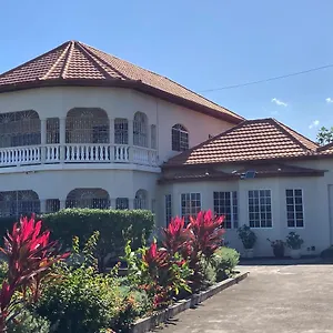 Pearlieron Place Homestay Runaway Bay
